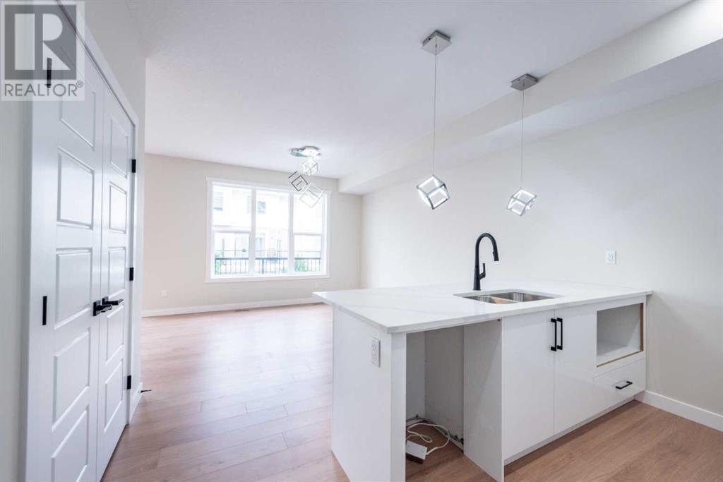 Single Family House for Sale in  Sherwood Lane NW Sherwood Calgary 