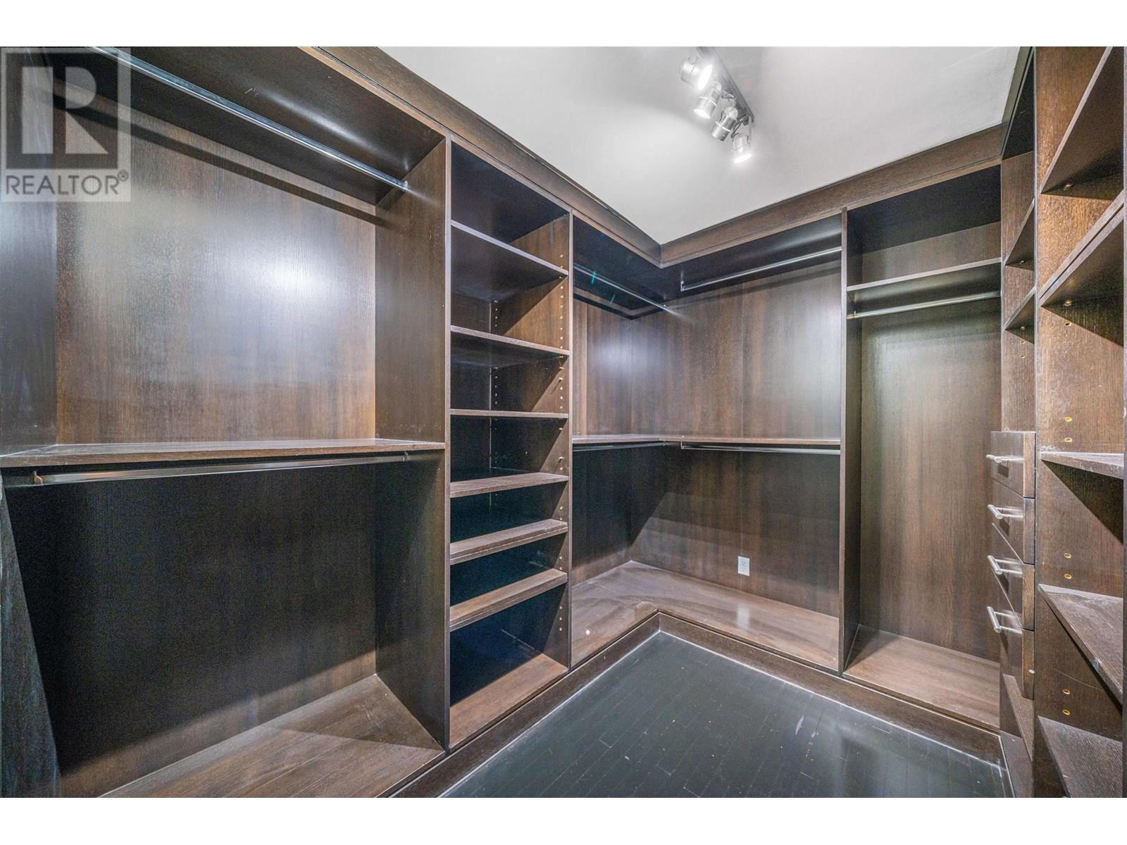 1610 WESBROOK CRESCENT, Vancouver