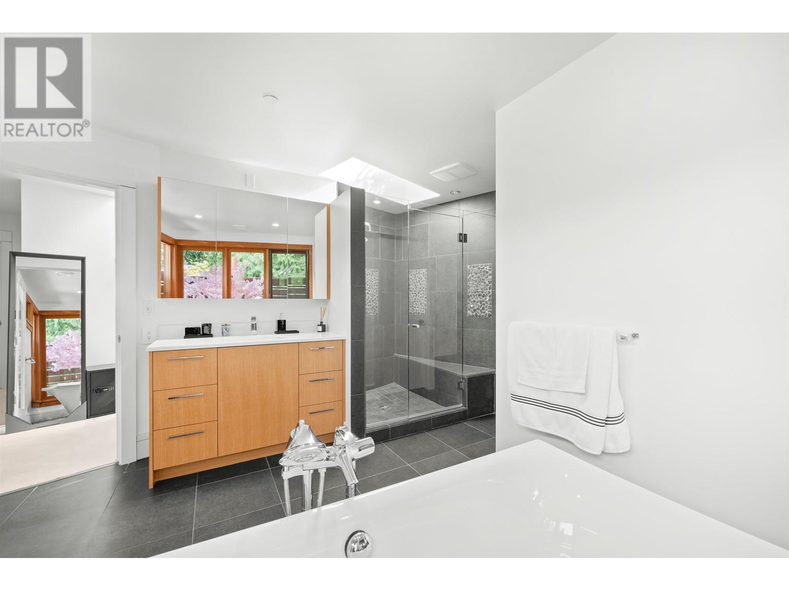 510 EASTCOT ROAD, West Vancouver