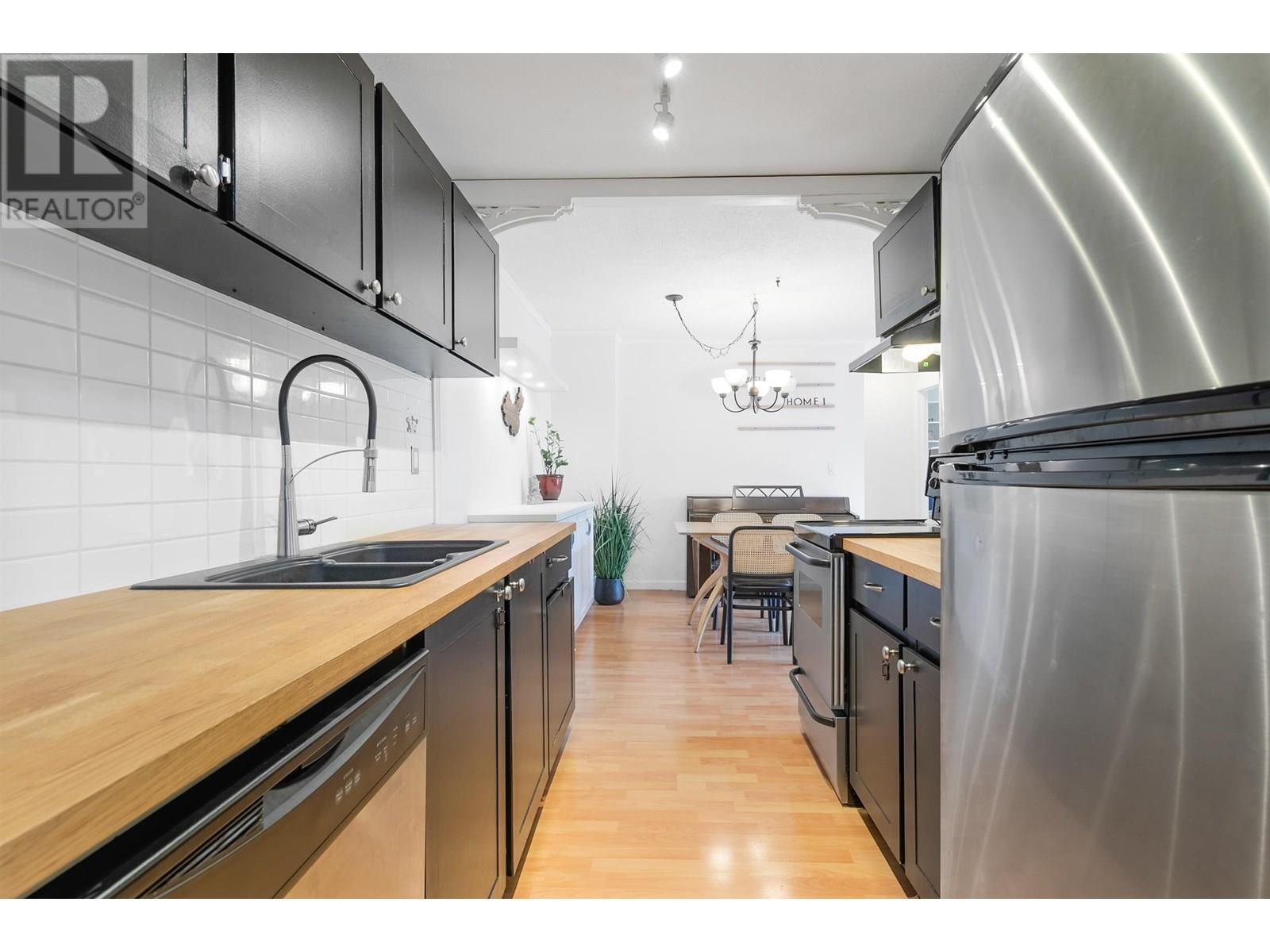 Photo 7 of 301 809 W 16th Street, North Vancouver BC