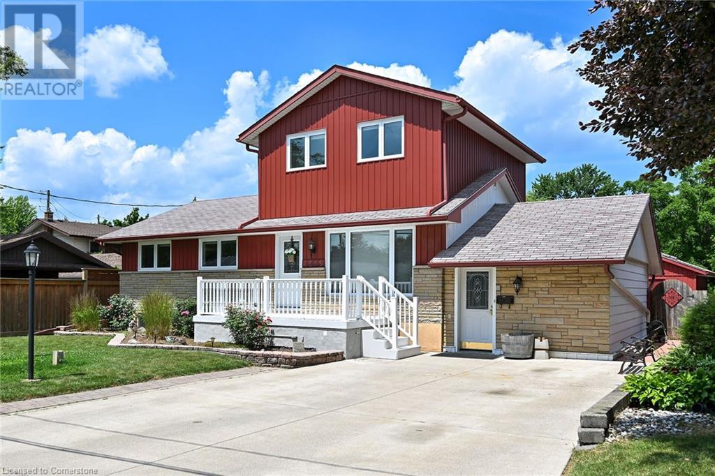 Photo 3 of 4889 Cherrywood Drive, Beamsville ON