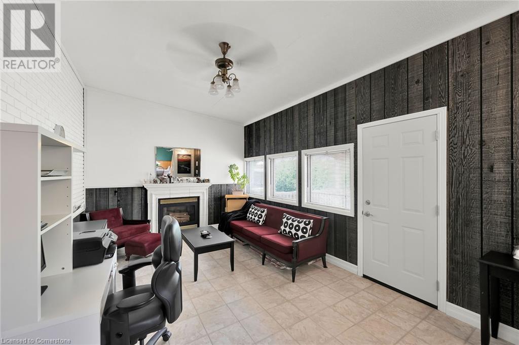 Photo 7 of 4889 Cherrywood Drive, Beamsville ON