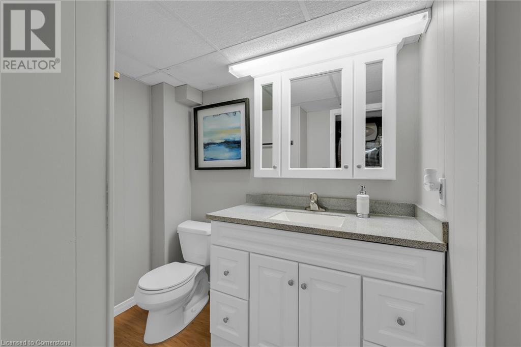 Photo 19 of 4889 Cherrywood Drive, Beamsville ON