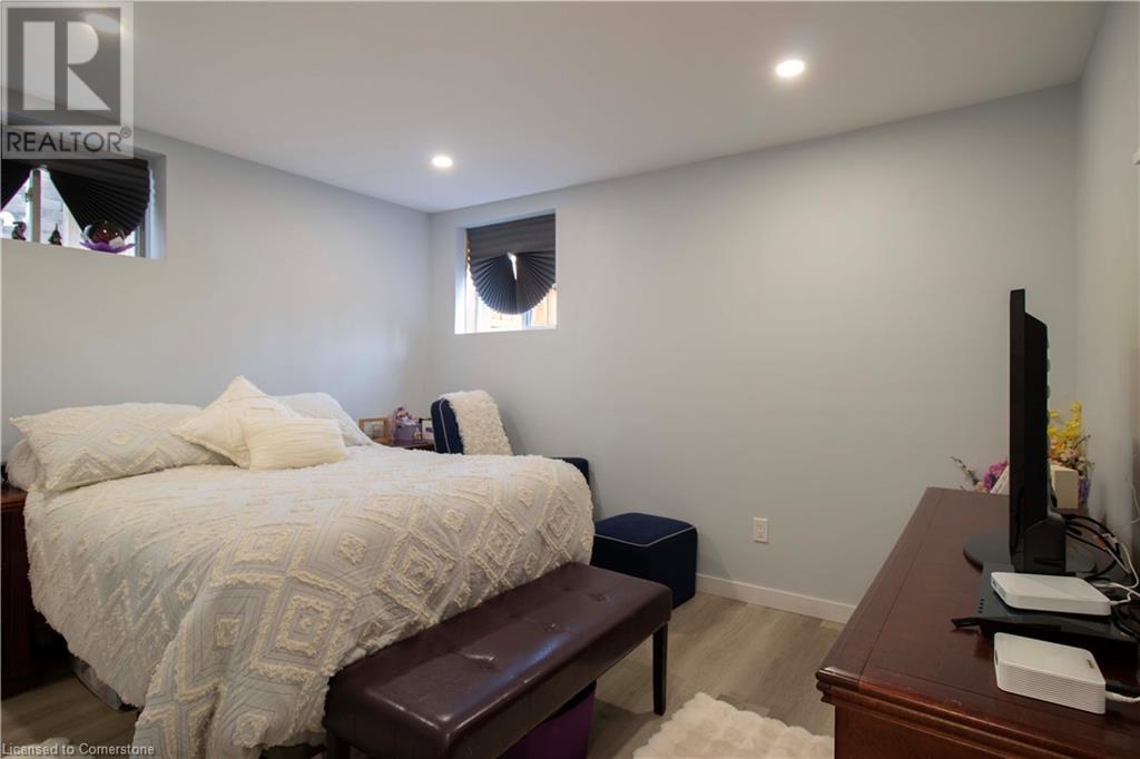 Photo 33 of 159 Dennis Drive, Smithville ON