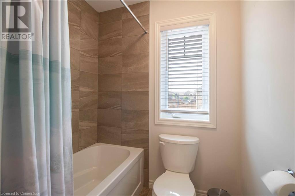 Photo 17 of 159 Dennis Drive, Smithville ON