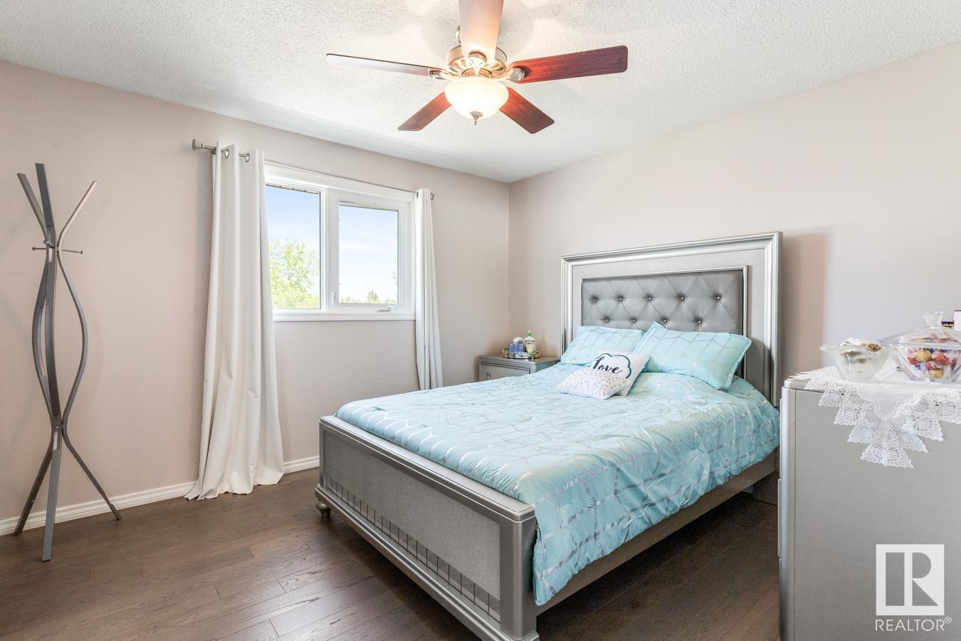 Photo 17 of 255 Humberstone Rd Nw, Edmonton AB