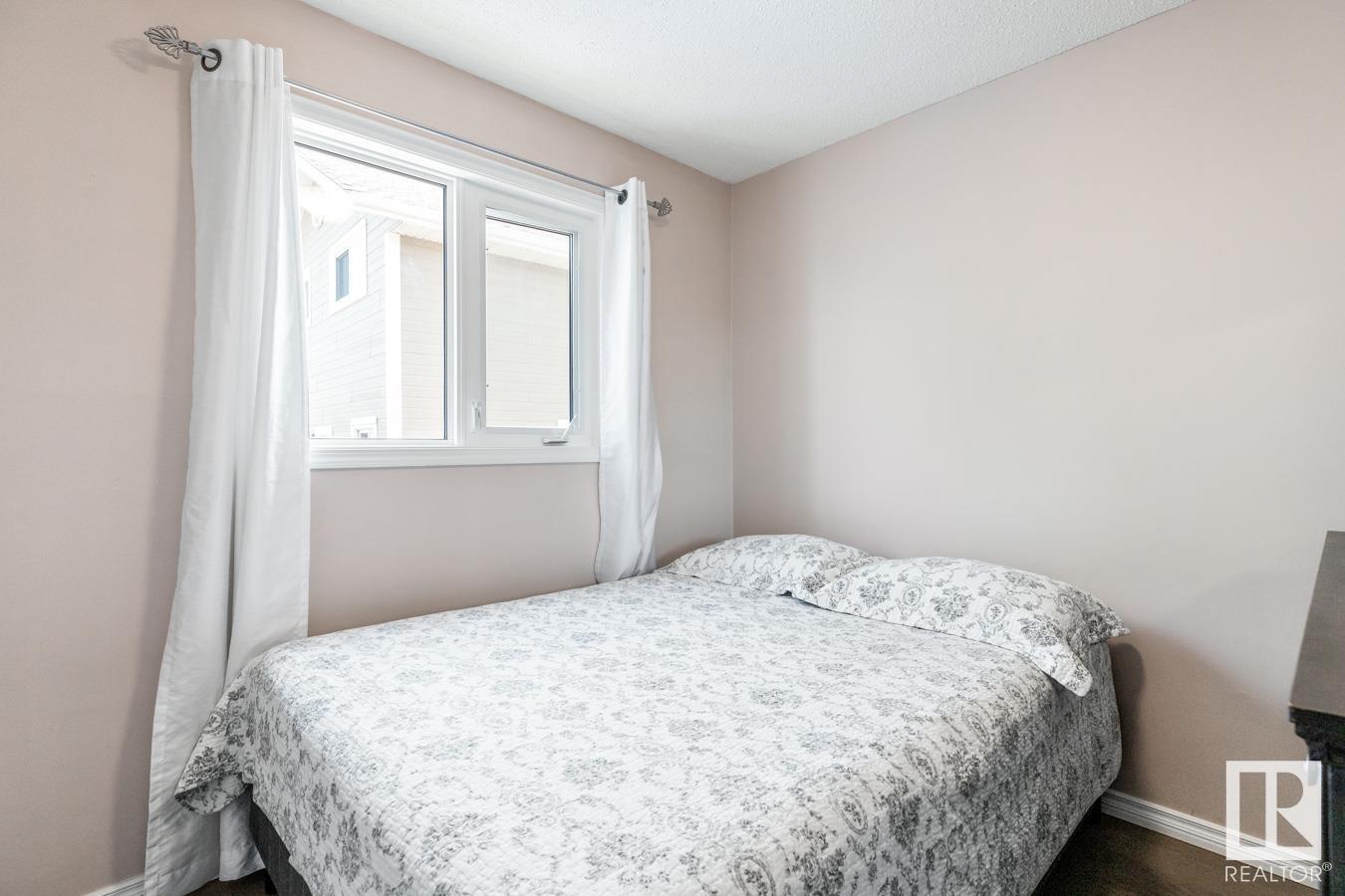 Photo 19 of 255 Humberstone Rd Nw, Edmonton AB