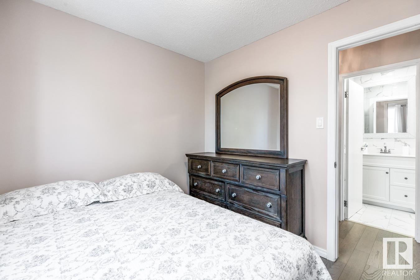 Photo 20 of 255 Humberstone Rd Nw, Edmonton AB