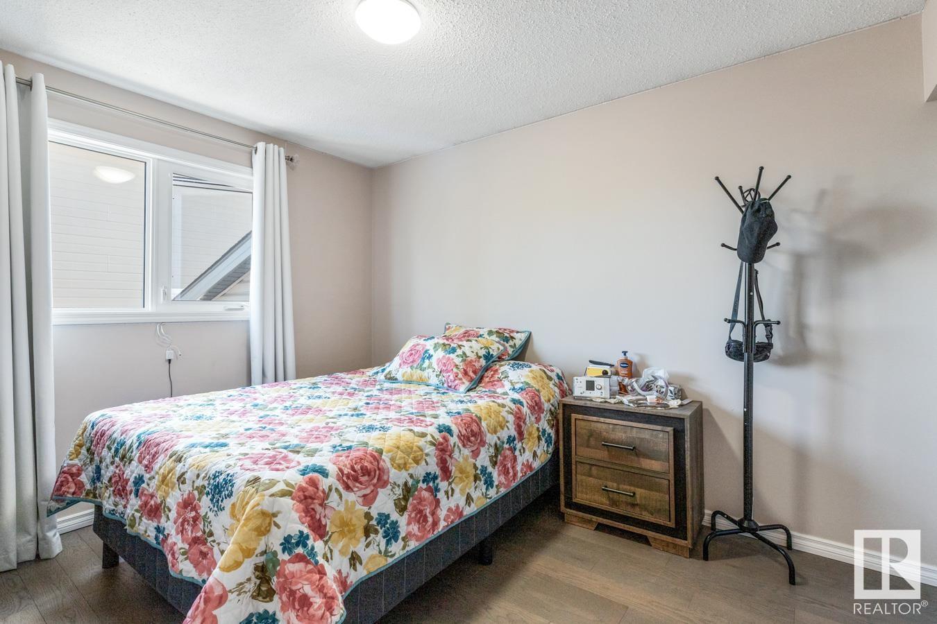 Photo 23 of 255 Humberstone Rd Nw, Edmonton AB