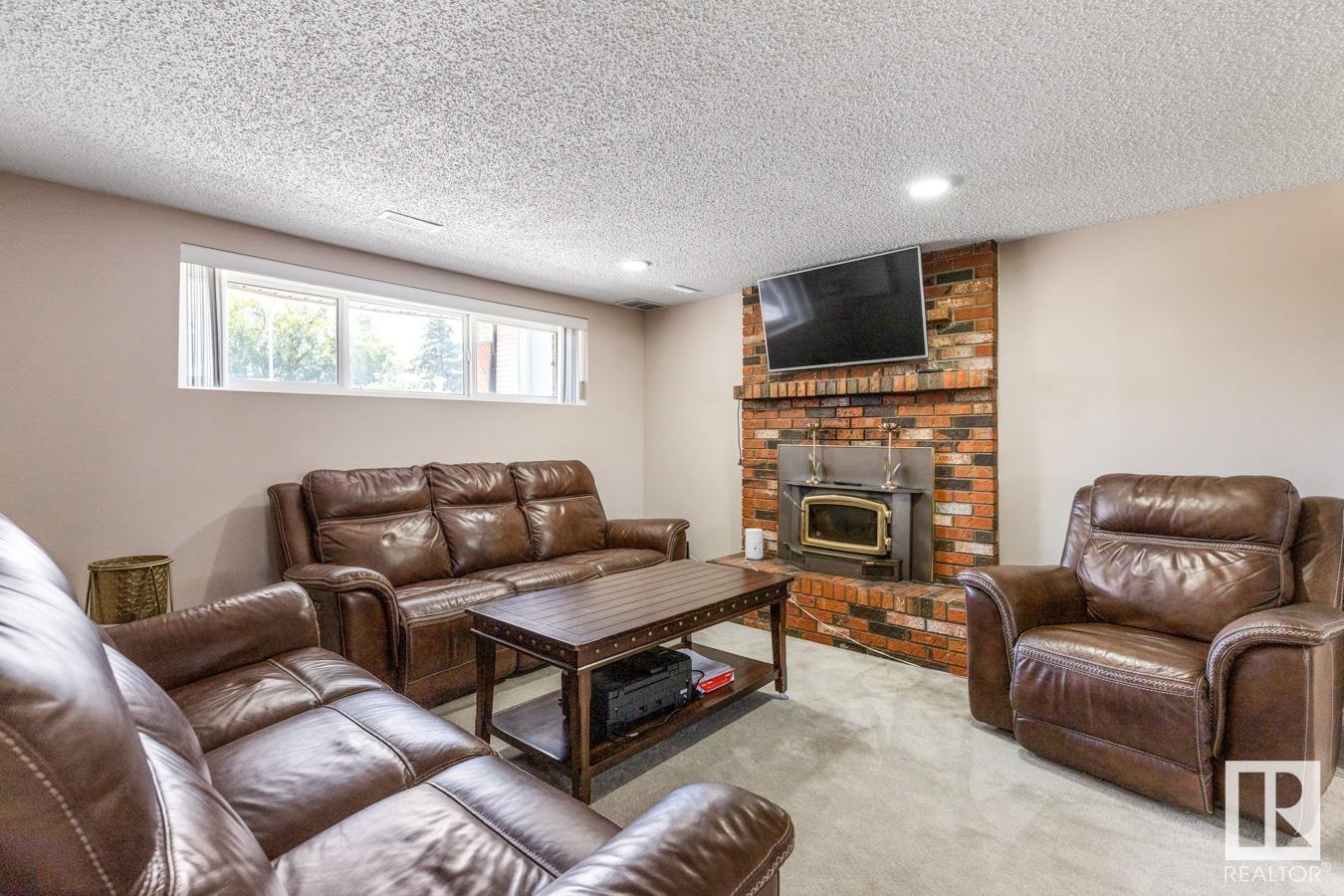 Photo 25 of 255 Humberstone Rd Nw, Edmonton AB