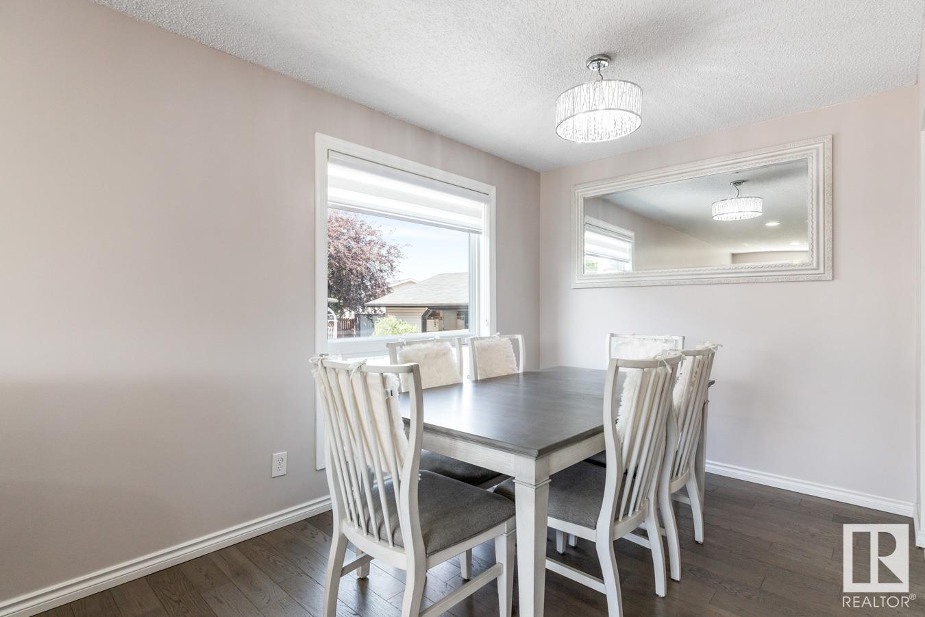 Photo 7 of 255 Humberstone Rd Nw, Edmonton AB