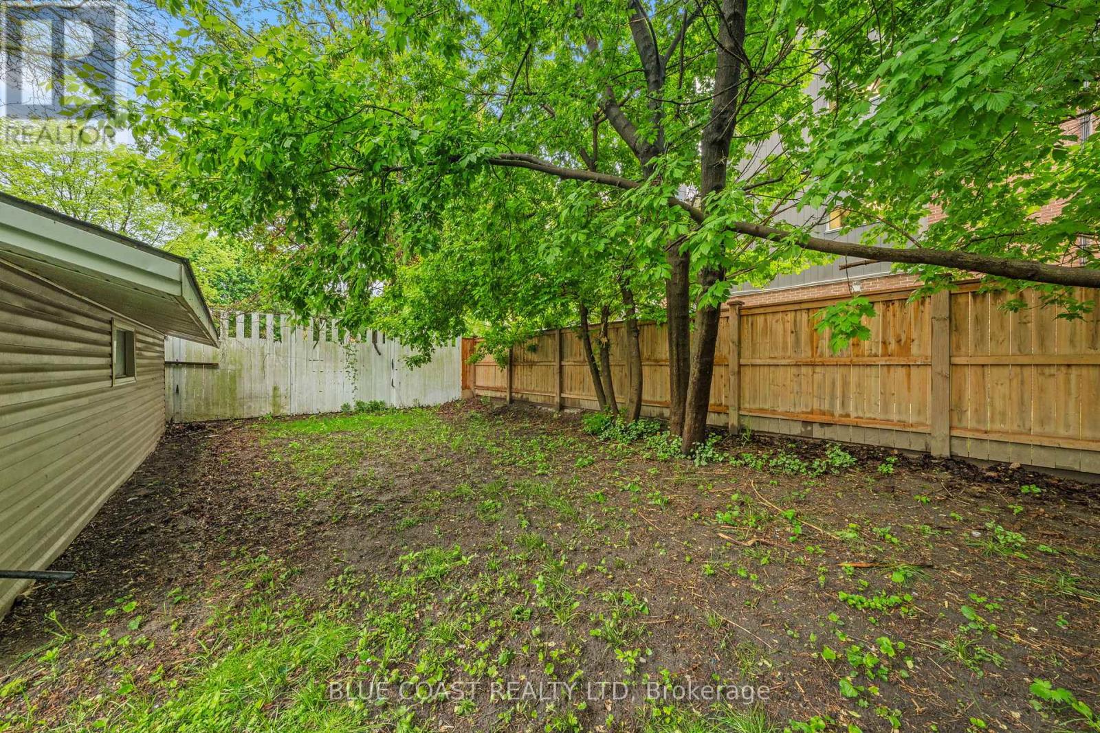 Photo 11 of 156 Queen Street, Sarnia ON