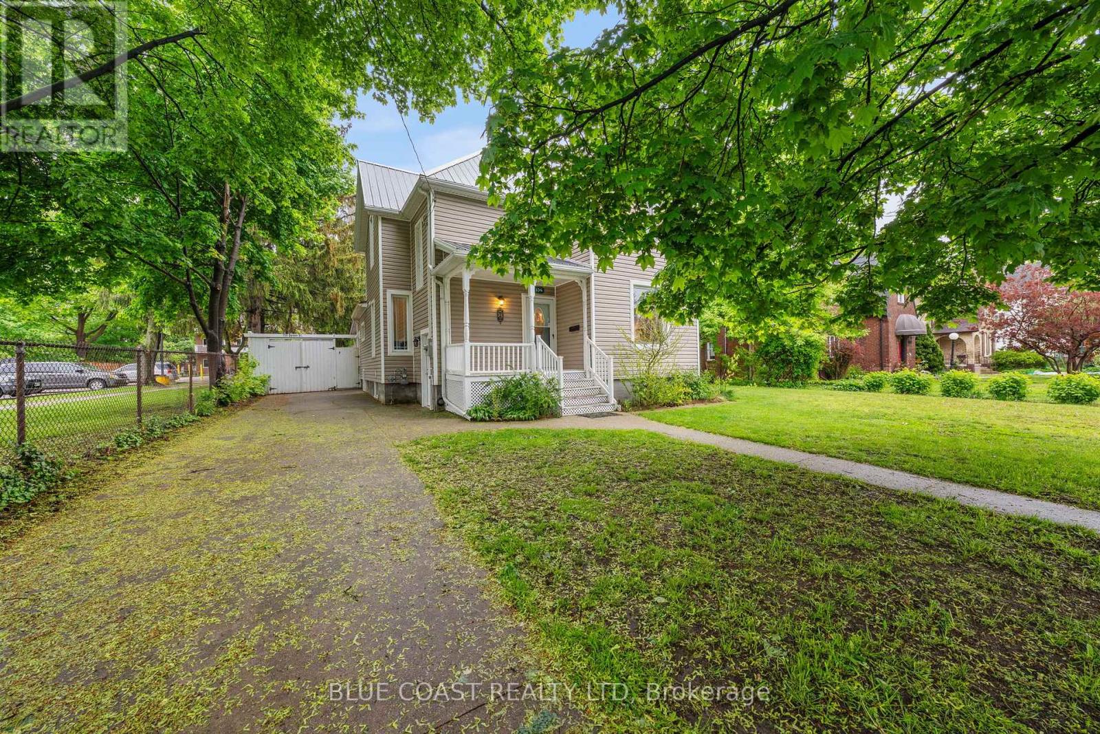 Photo 2 of 156 Queen Street, Sarnia ON