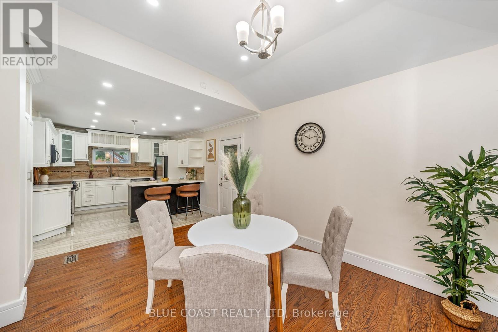 Photo 20 of 156 Queen Street, Sarnia ON