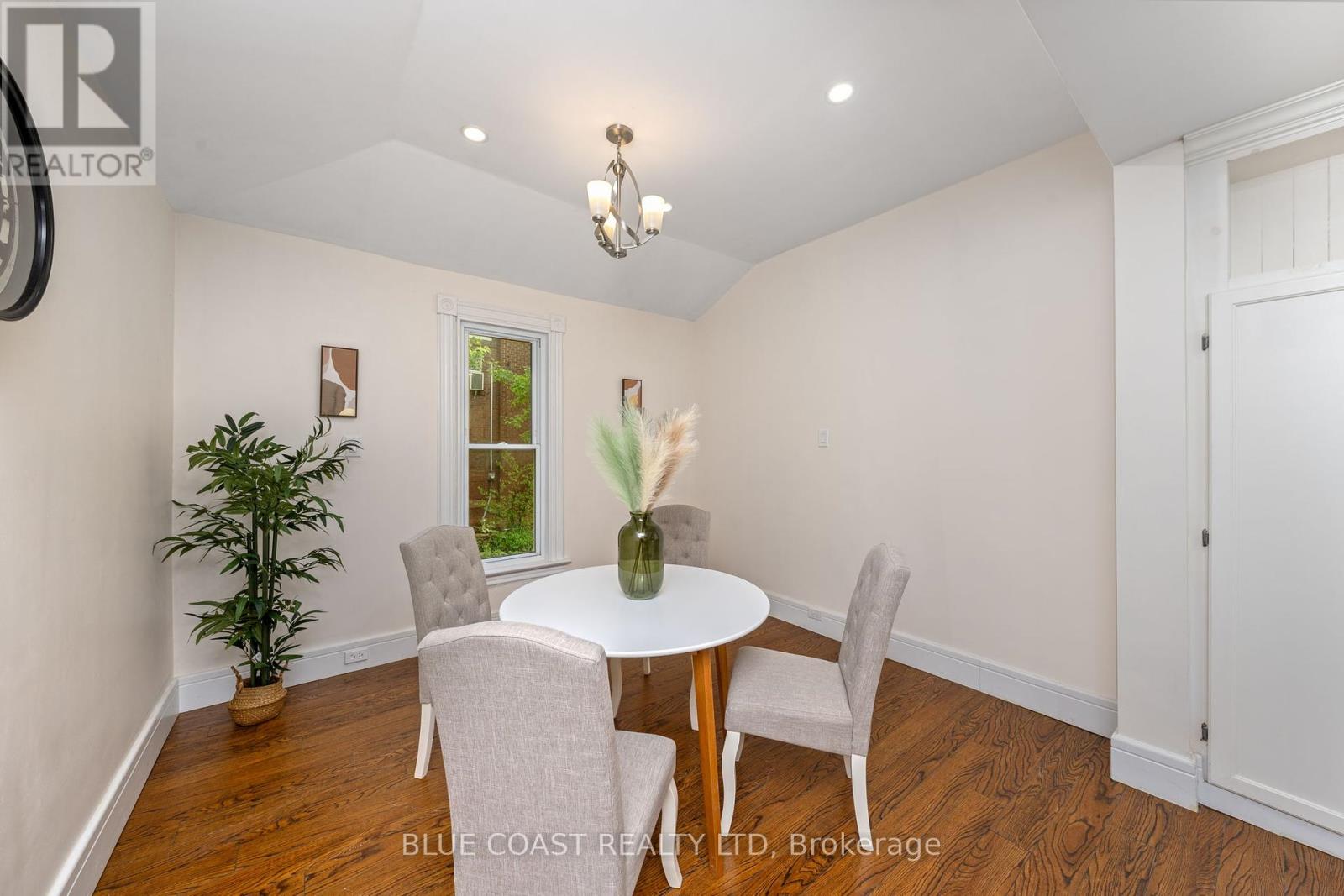 Photo 21 of 156 Queen Street, Sarnia ON