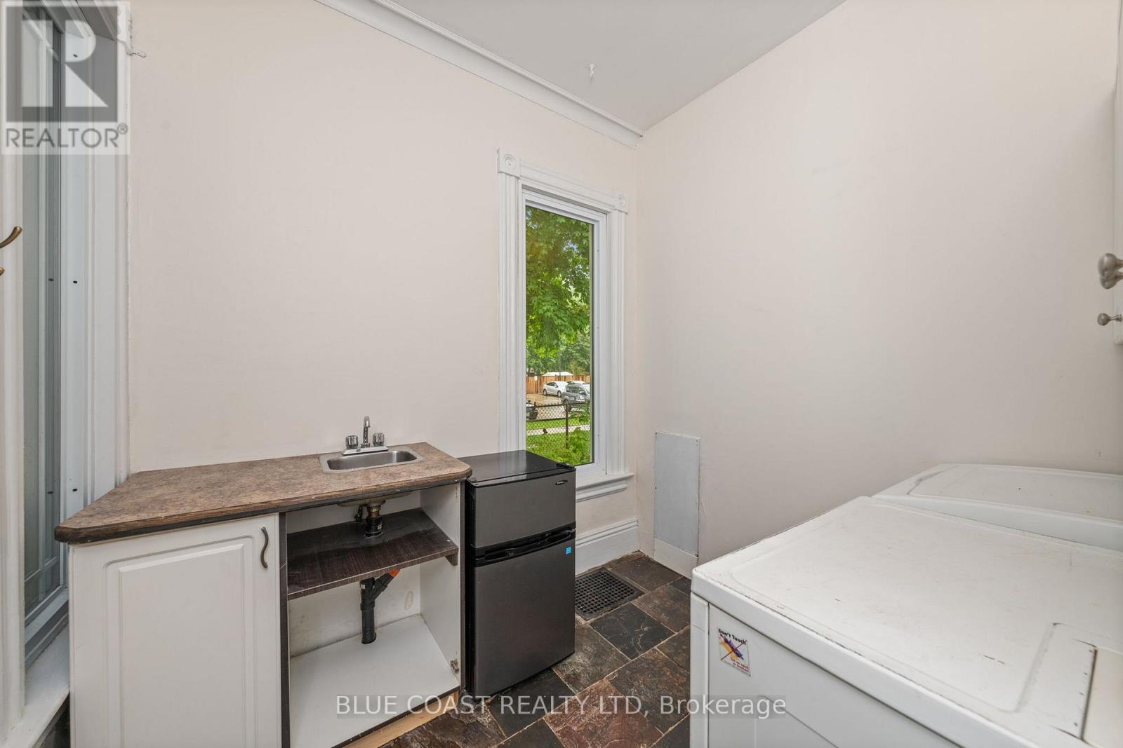 Photo 30 of 156 Queen Street, Sarnia ON