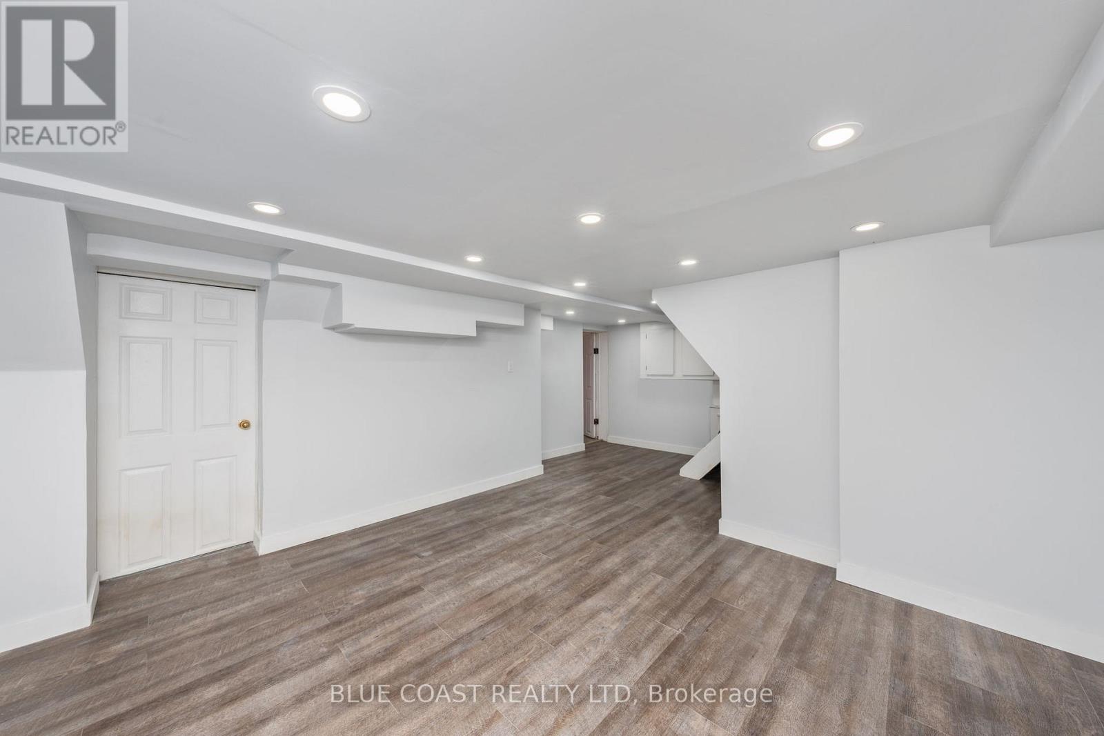 Photo 41 of 156 Queen Street, Sarnia ON