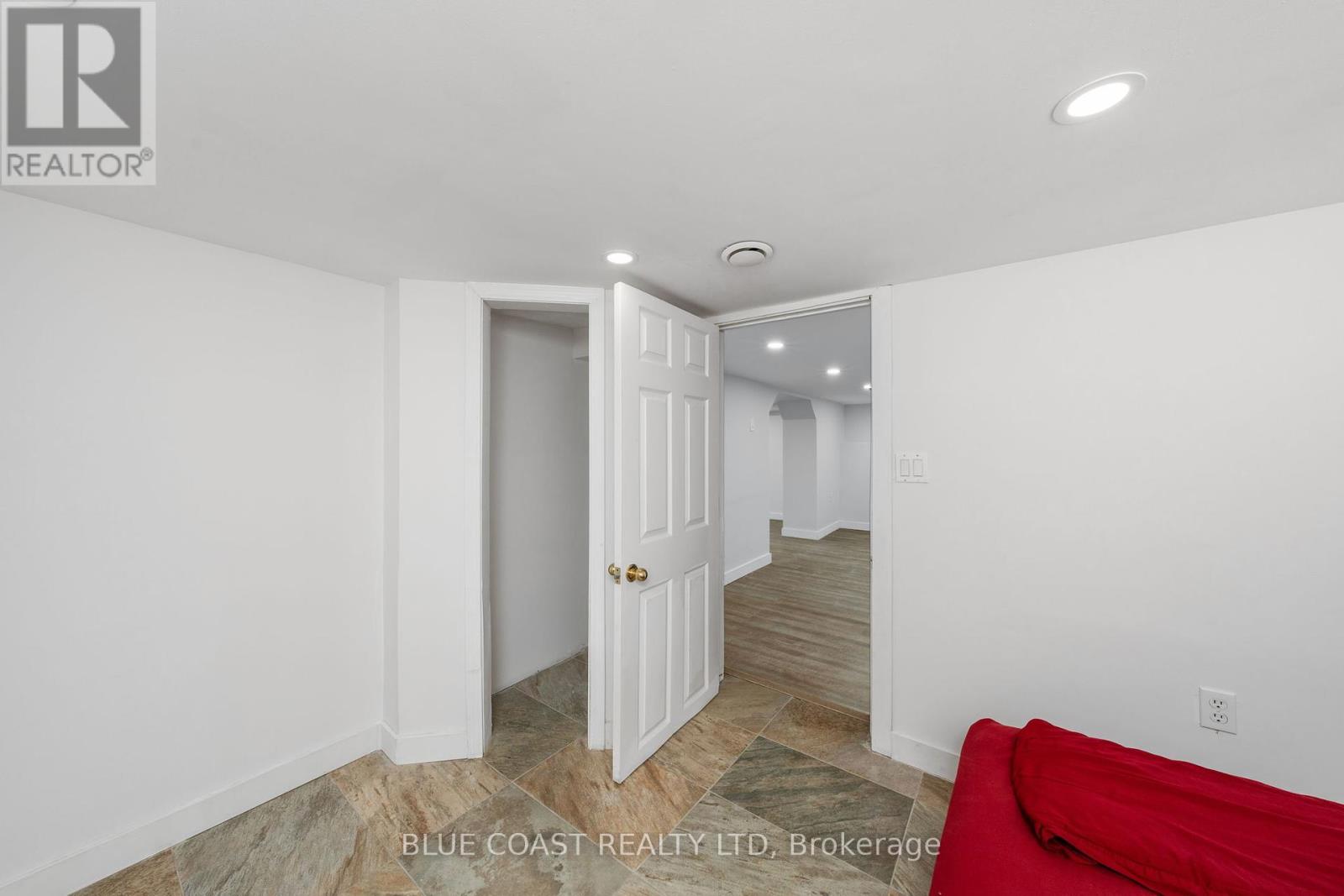 Photo 45 of 156 Queen Street, Sarnia ON