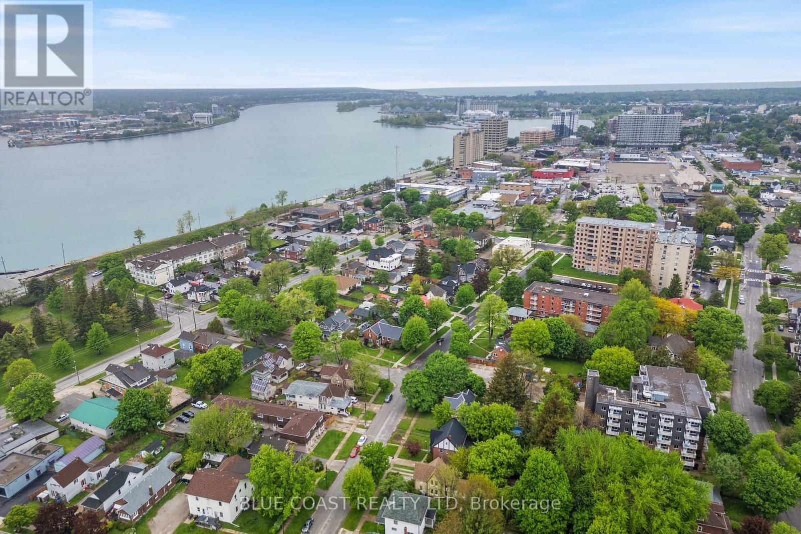 Photo 47 of 156 Queen Street, Sarnia ON