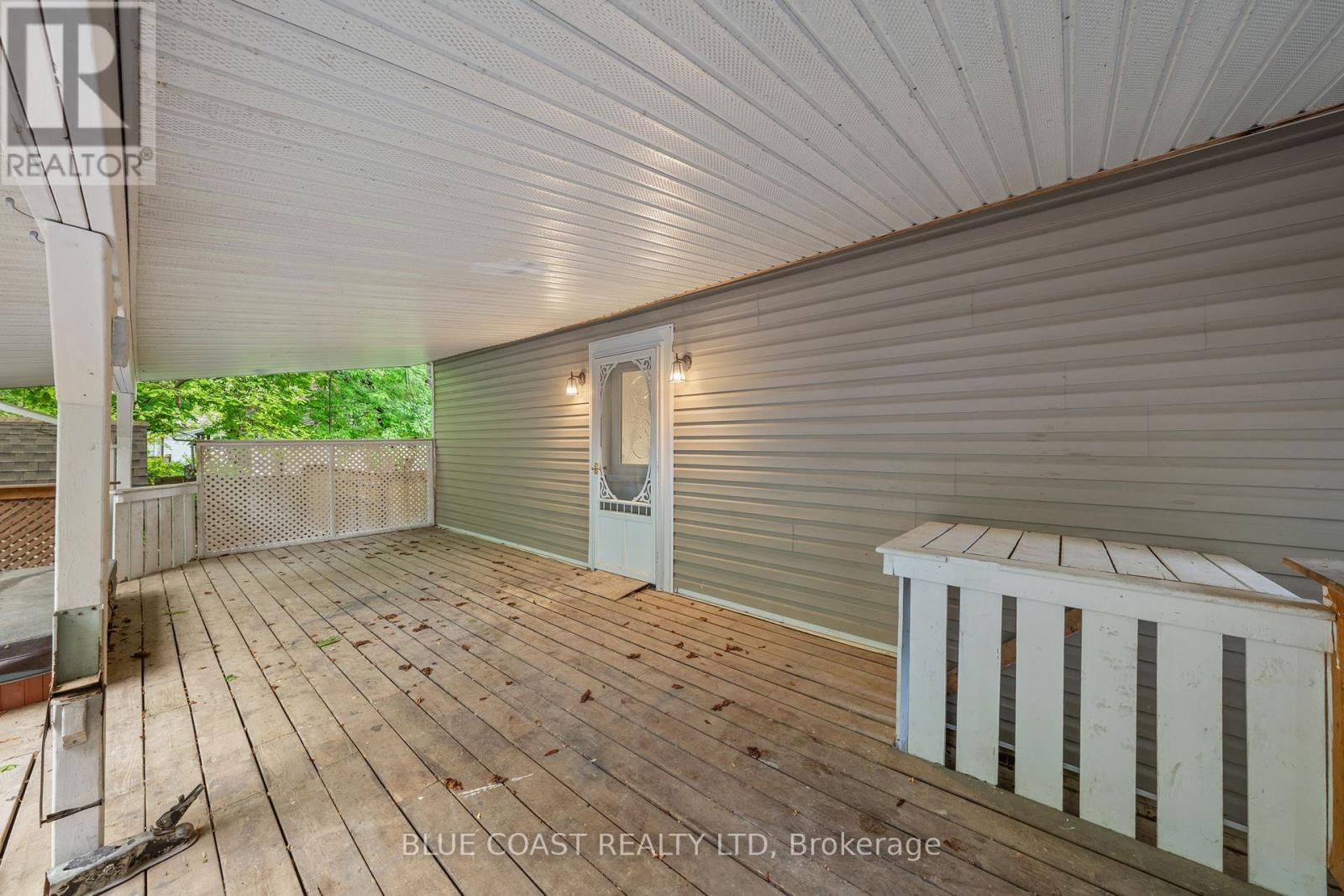 Photo 6 of 156 Queen Street, Sarnia ON