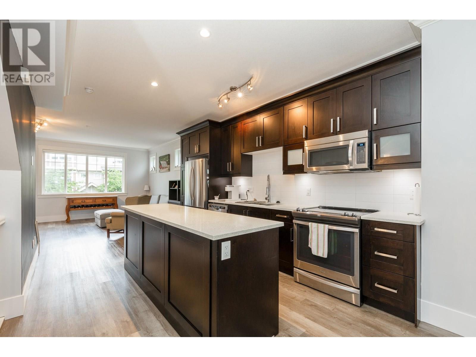 Photo 11 of 44 10151 240 Street, Maple Ridge BC