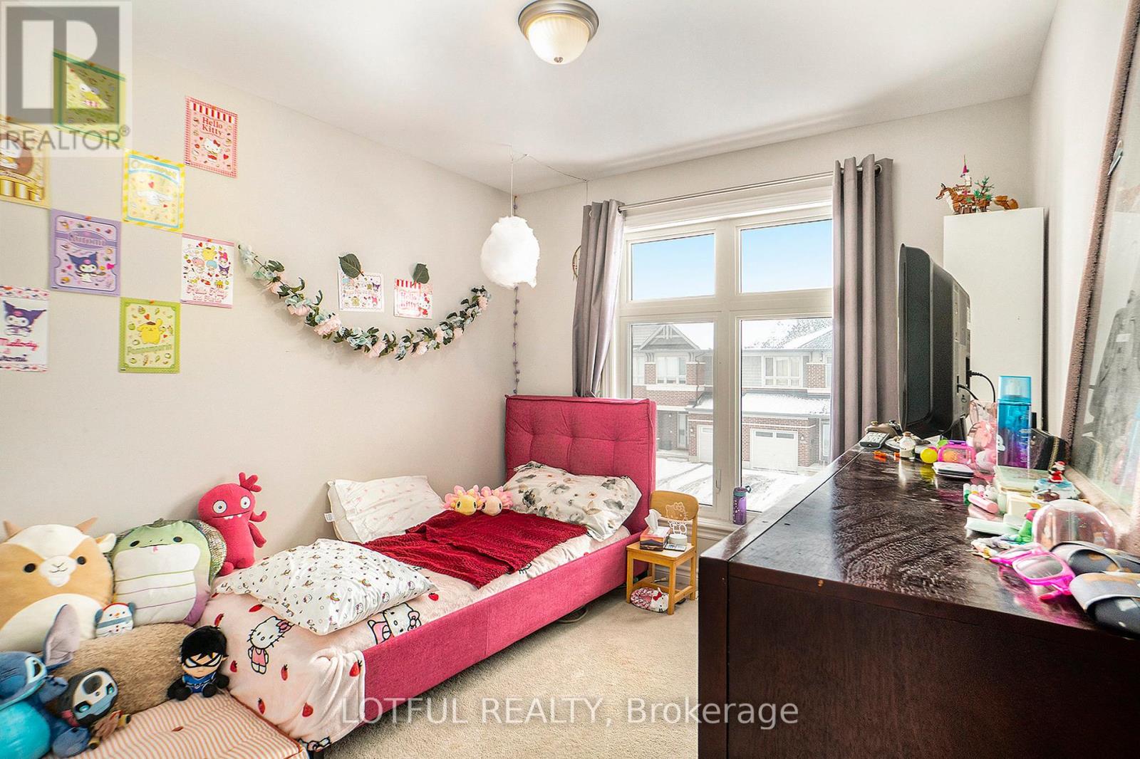 Photo 13 of 336 Rainrock Crescent, Ottawa ON