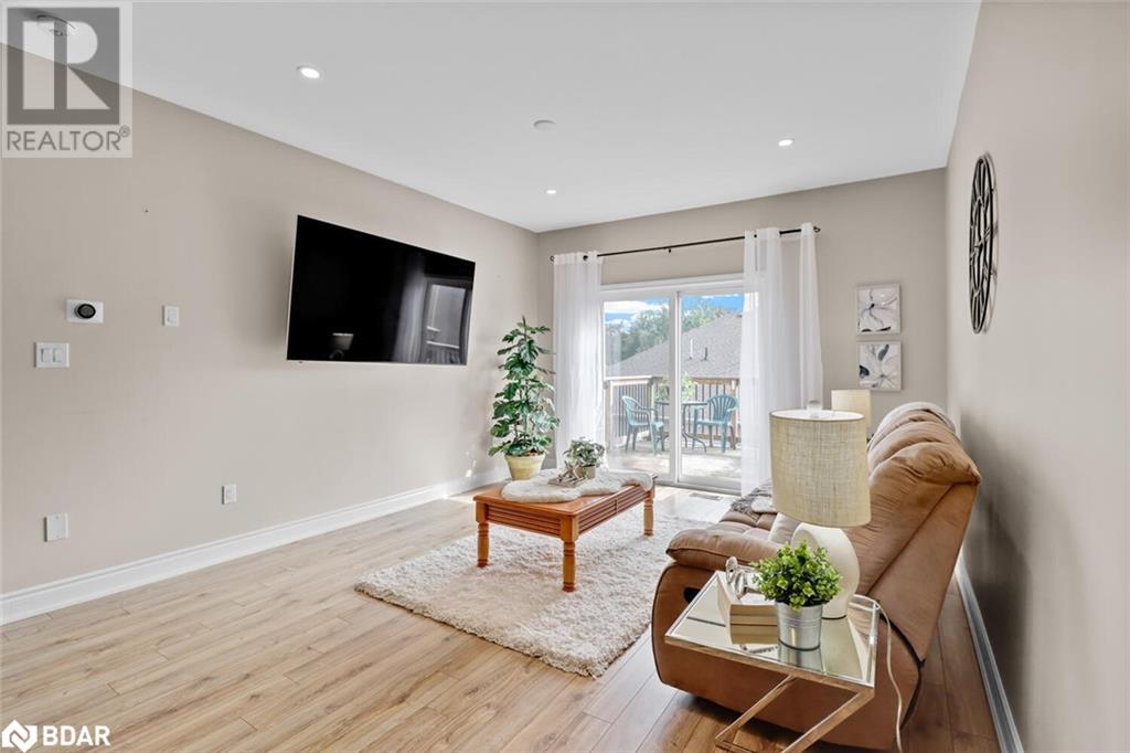 Photo 18 of 92 Lily Drive, Orillia ON