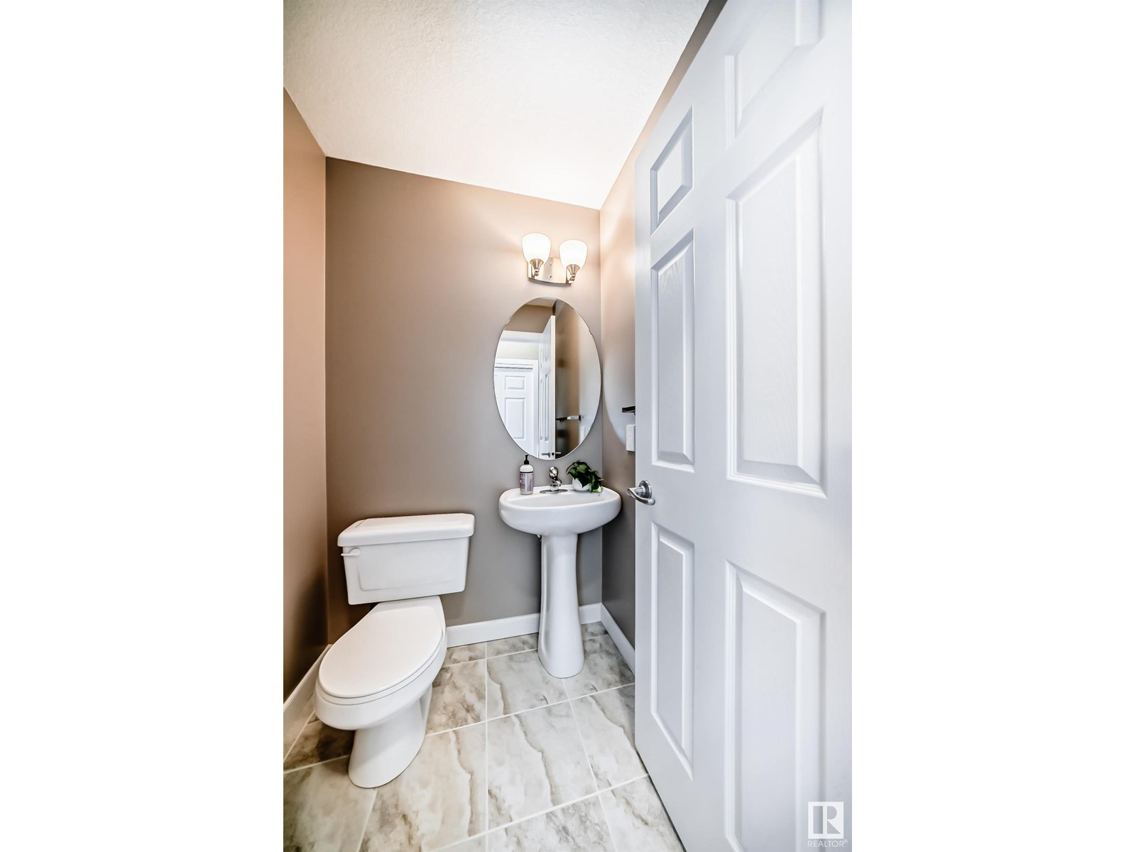 Photo 17 of 64 7293 South Terwillegar Dr Nw, Edmonton AB