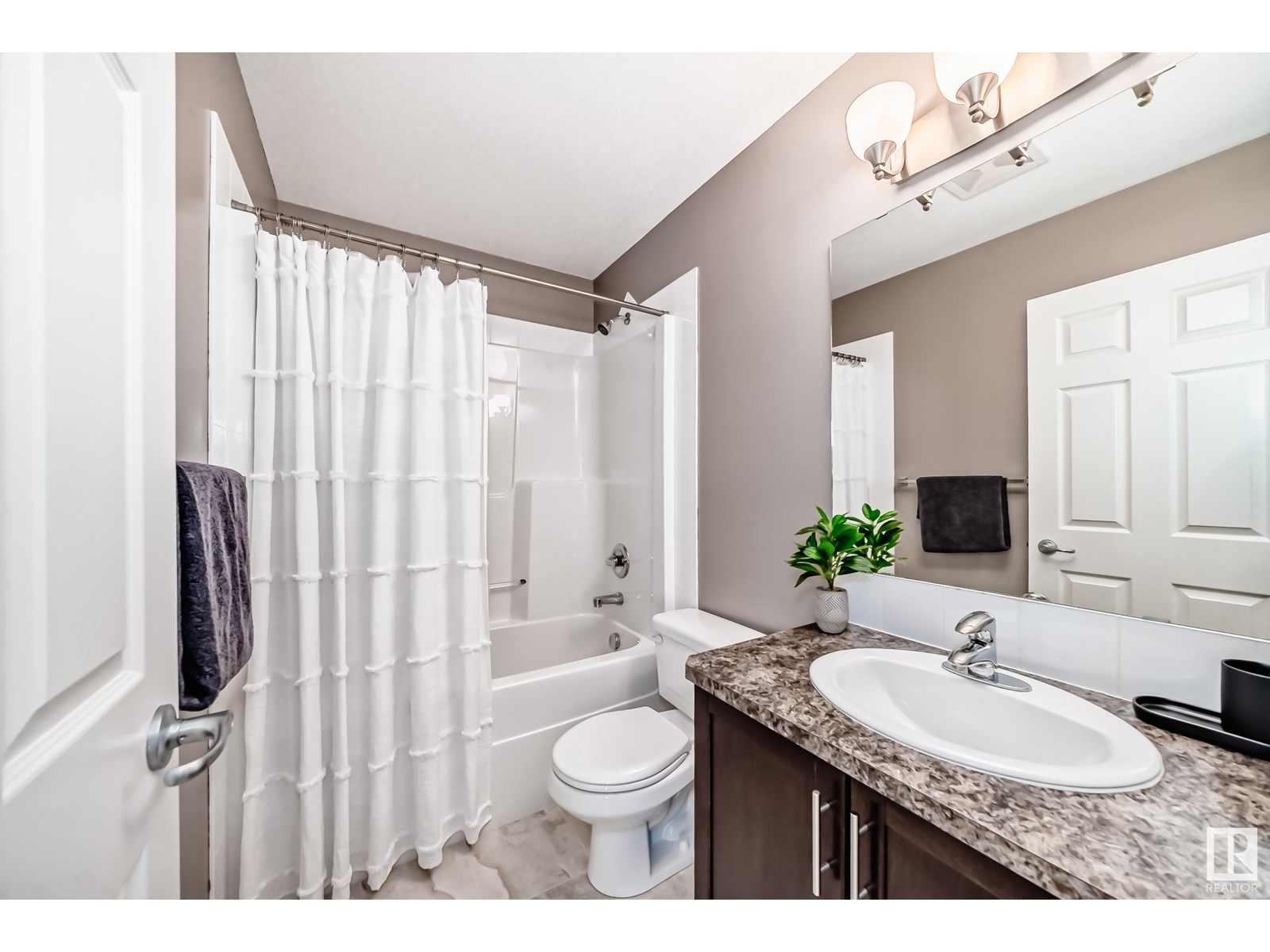 Photo 27 of 64 7293 South Terwillegar Dr Nw, Edmonton AB