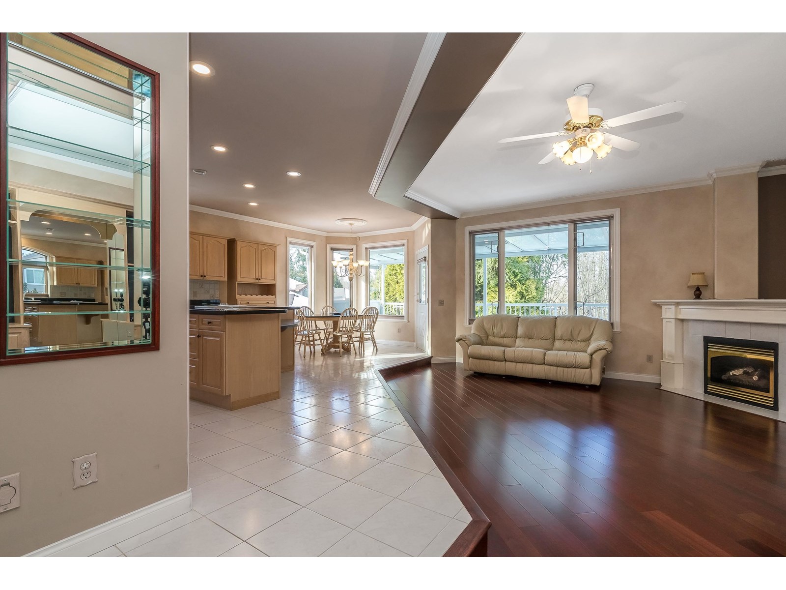 Photo 10 of 17111 104 A Avenue, Surrey BC