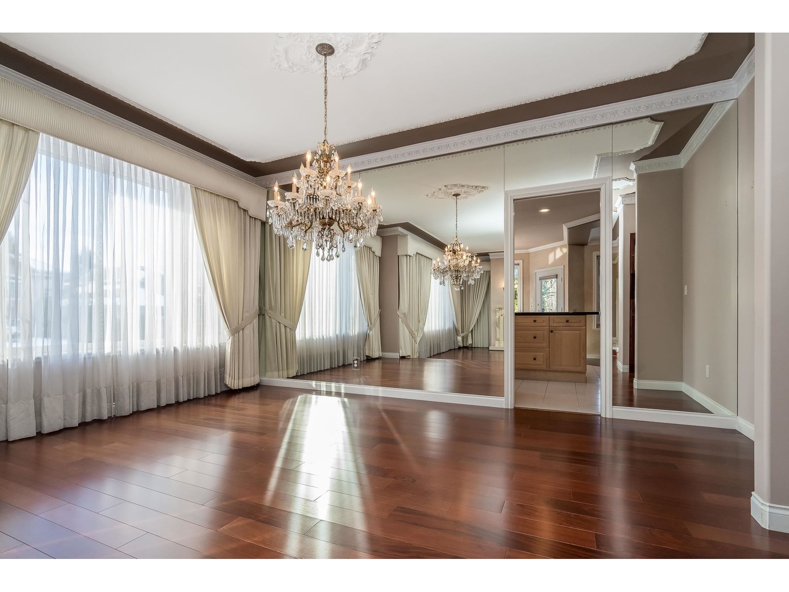 Photo 8 of 17111 104 A Avenue, Surrey BC