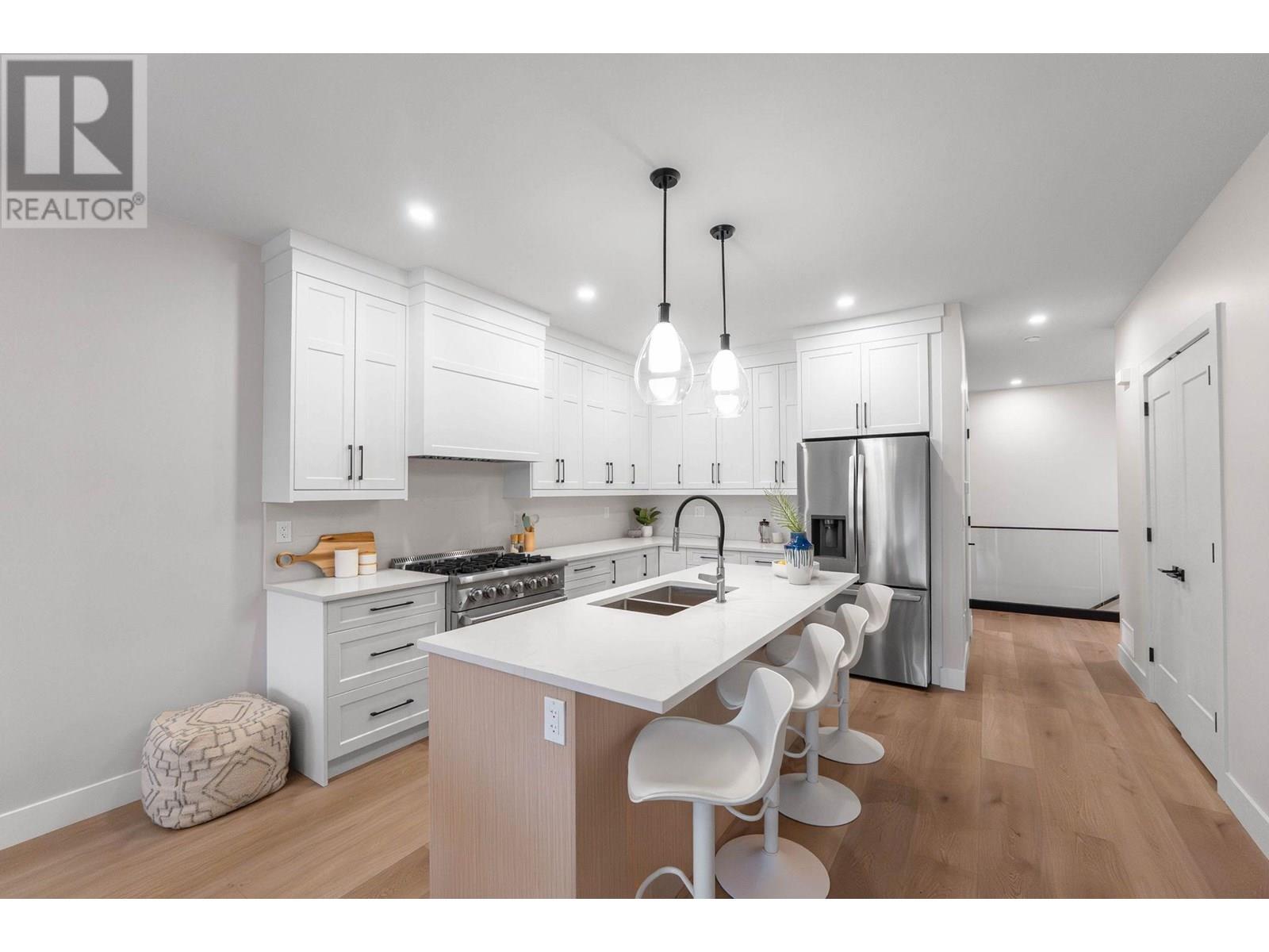  1671 Harbour View Crescent, Kelowna