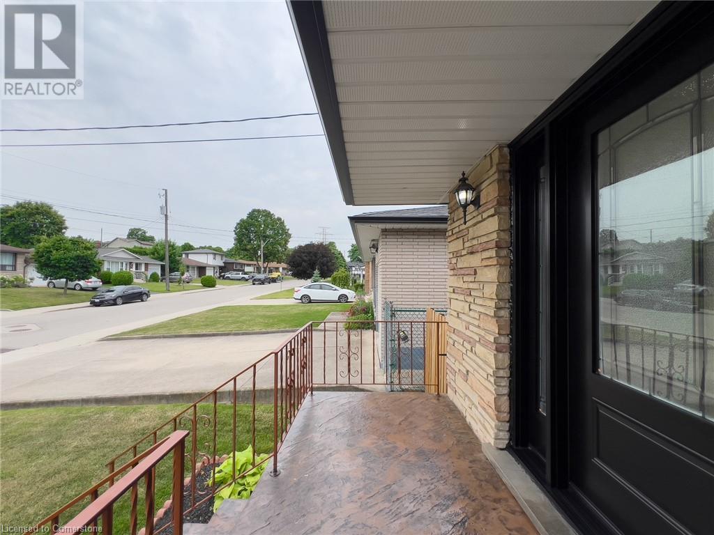 Photo 3 of 122 Glen Forest Drive, Hamilton ON