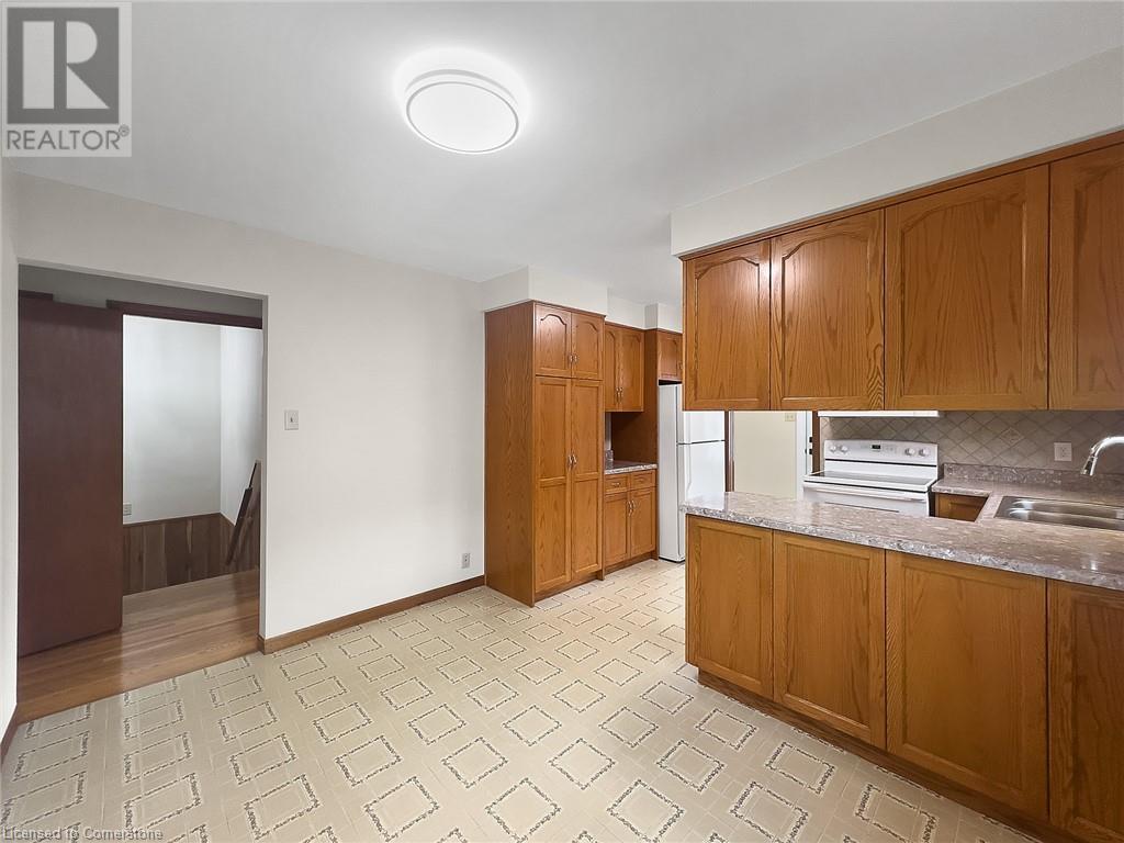 Photo 9 of 122 Glen Forest Drive, Hamilton ON