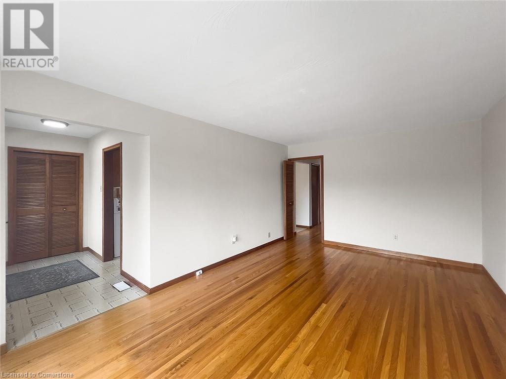 Photo 7 of 122 Glen Forest Drive, Hamilton ON