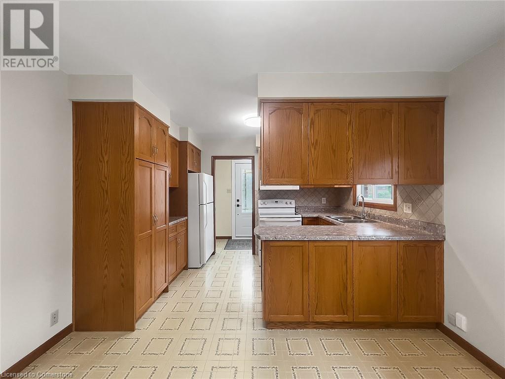 Photo 27 of 122 Glen Forest Drive, Hamilton ON