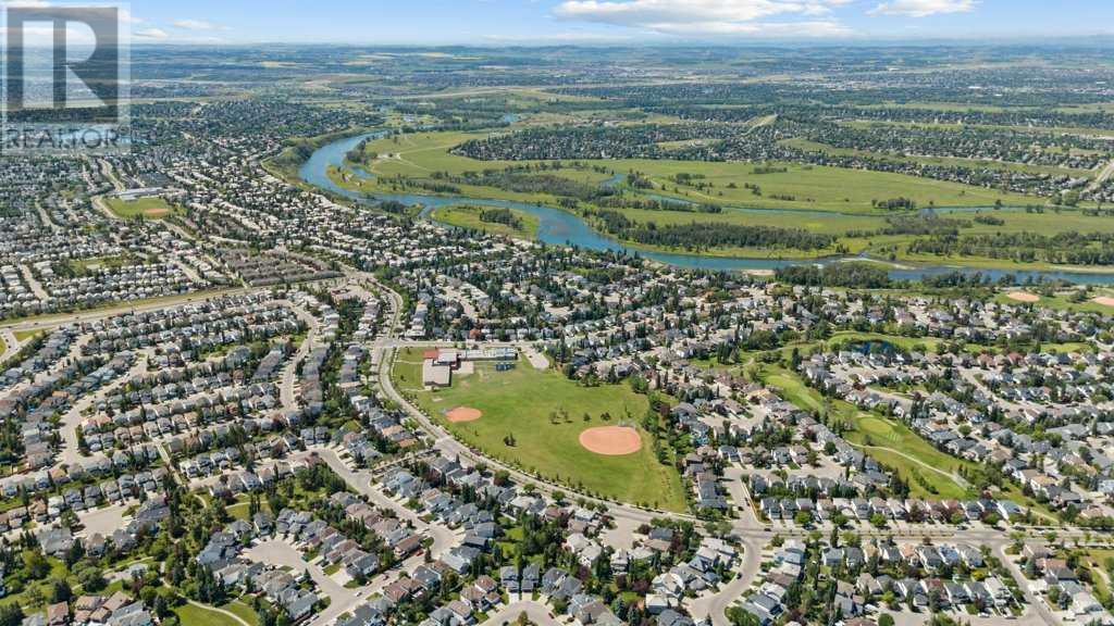 Single Family House for Sale in  Douglasdale Point SE Douglasdale/Glen Calgary 