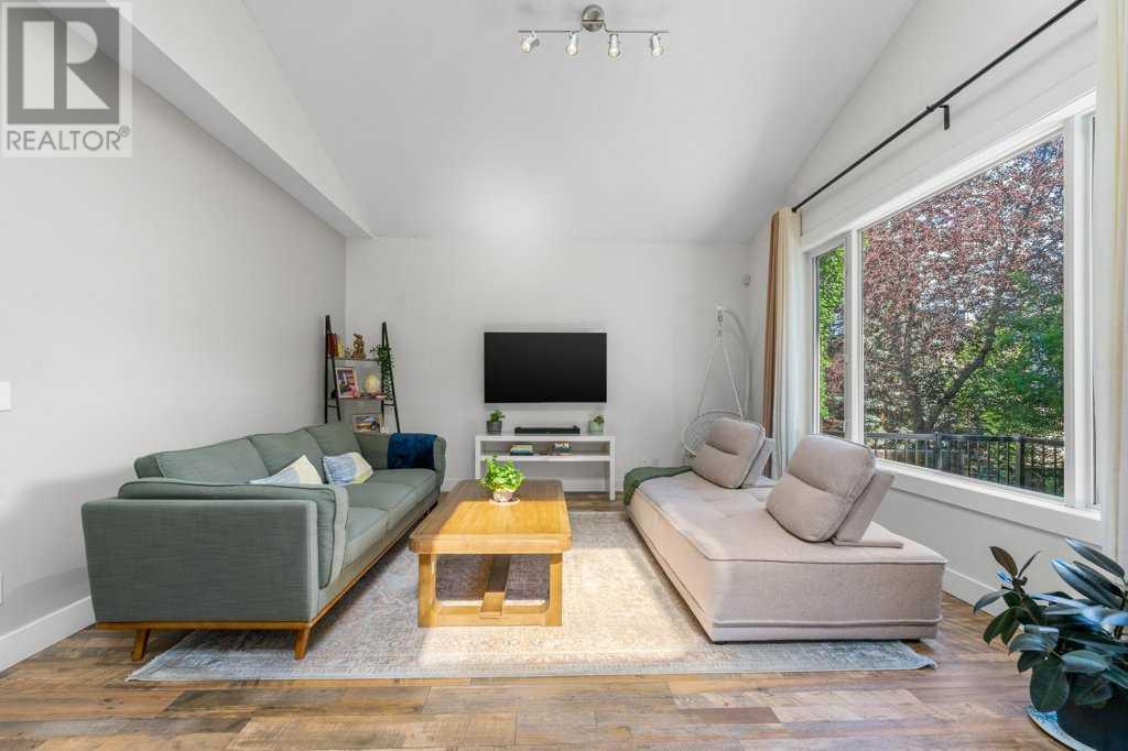 Single Family House for Sale in  Douglasdale Point SE Douglasdale/Glen Calgary 