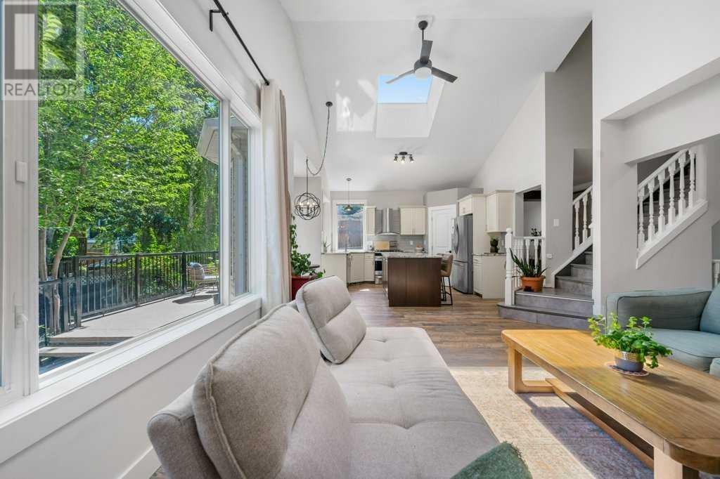 Single Family House for Sale in  Douglasdale Point SE Douglasdale/Glen Calgary 