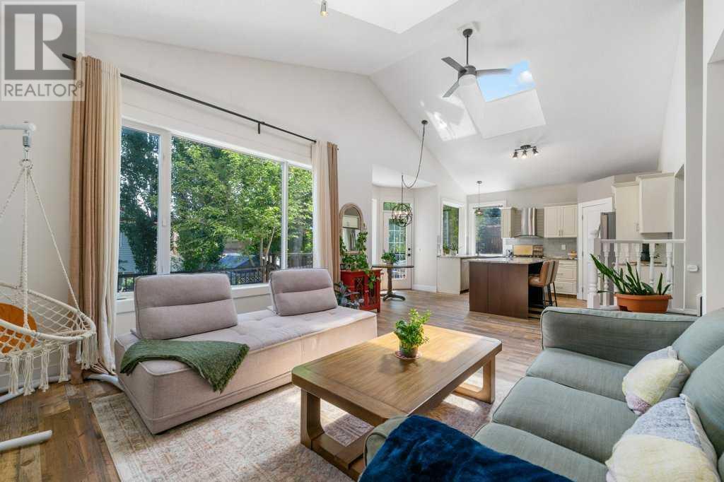 Single Family House for Sale in  Douglasdale Point SE Douglasdale/Glen Calgary 