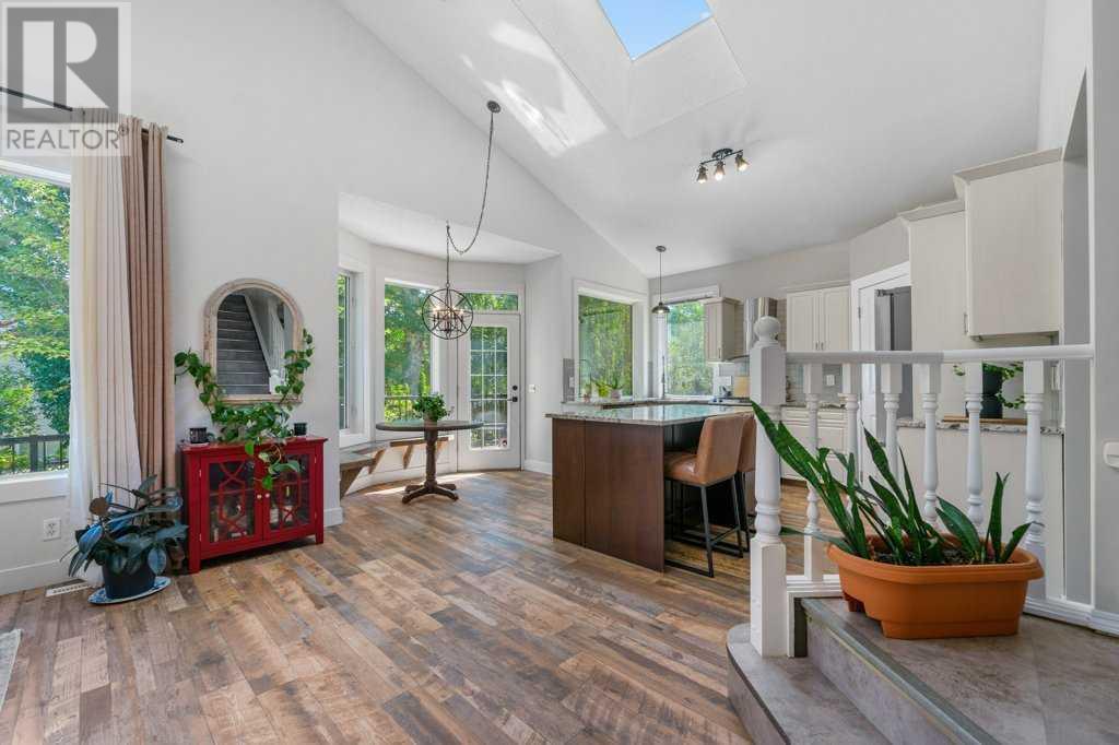 Single Family House for Sale in  Douglasdale Point SE Douglasdale/Glen Calgary 