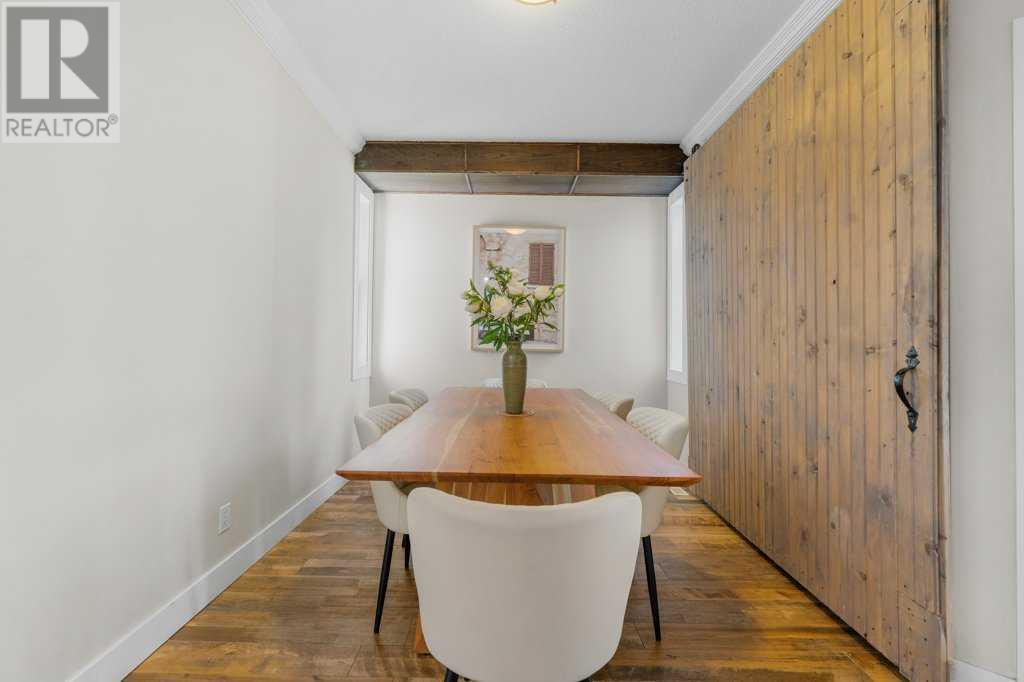 Single Family House for Sale in  Douglasdale Point SE Douglasdale/Glen Calgary 
