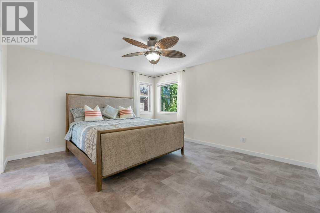 Single Family House for Sale in  Douglasdale Point SE Douglasdale/Glen Calgary 