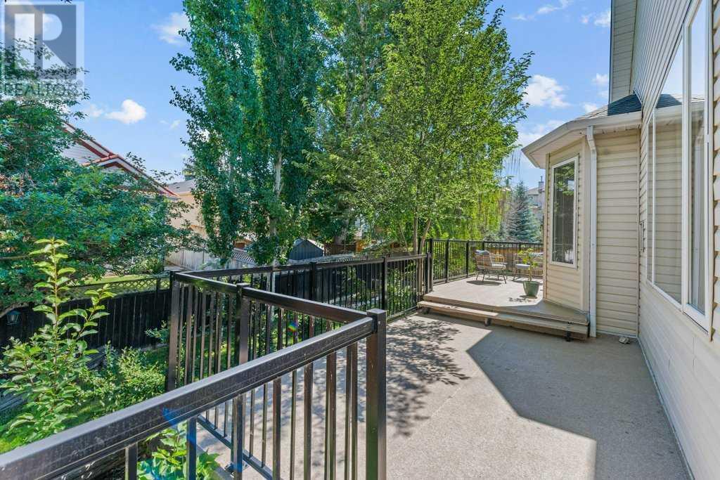 Single Family House for Sale in  Douglasdale Point SE Douglasdale/Glen Calgary 