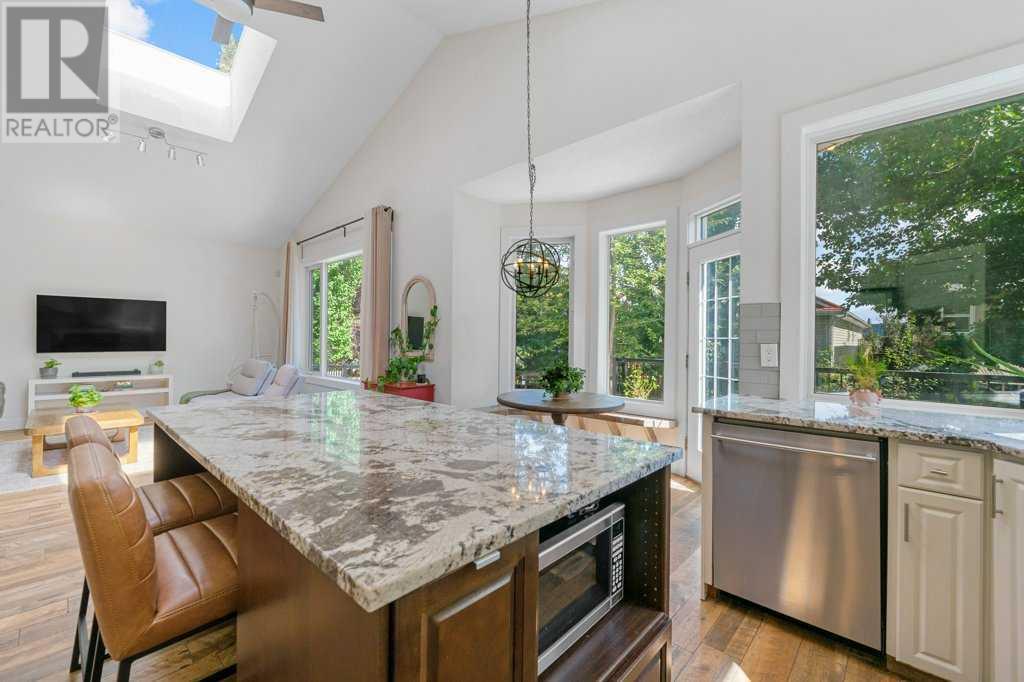 Single Family House for Sale in  Douglasdale Point SE Douglasdale/Glen Calgary 