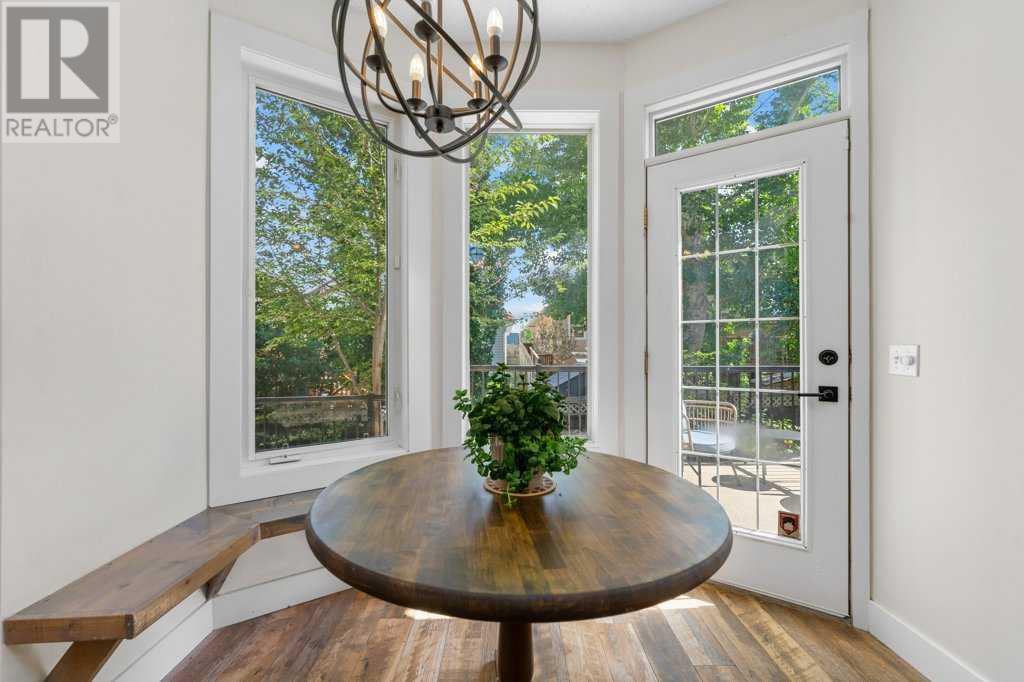 Single Family House for Sale in  Douglasdale Point SE Douglasdale/Glen Calgary 