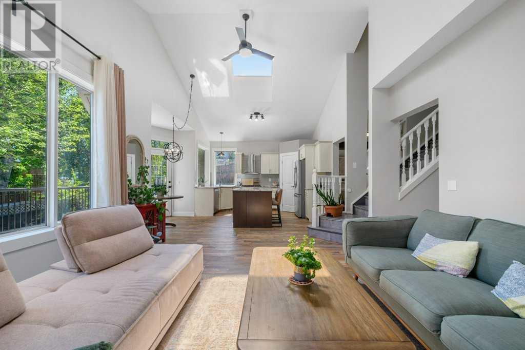 Single Family House for Sale in  Douglasdale Point SE Douglasdale/Glen Calgary 