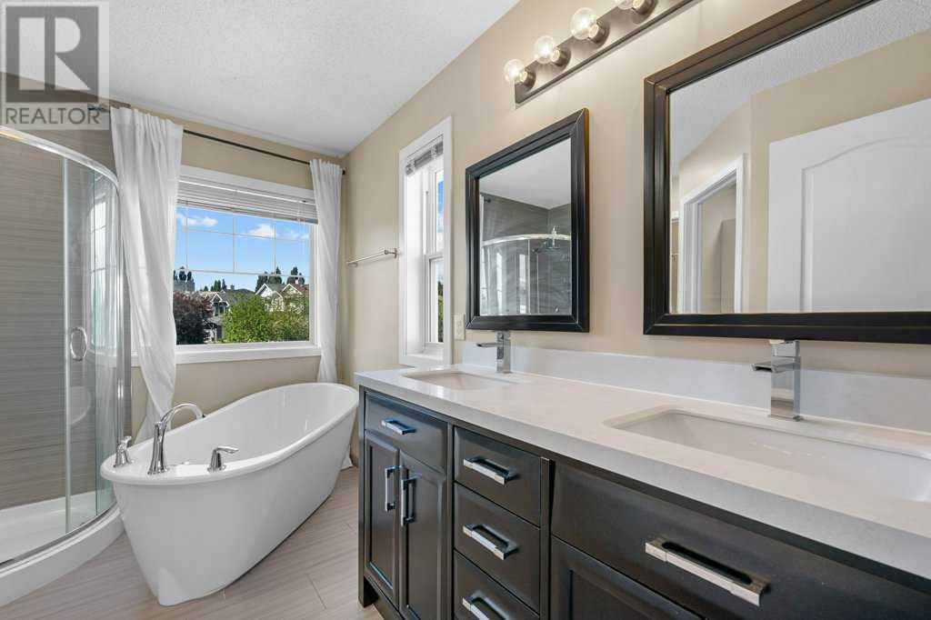 Single Family House for Sale in  Douglasdale Point SE Douglasdale/Glen Calgary 