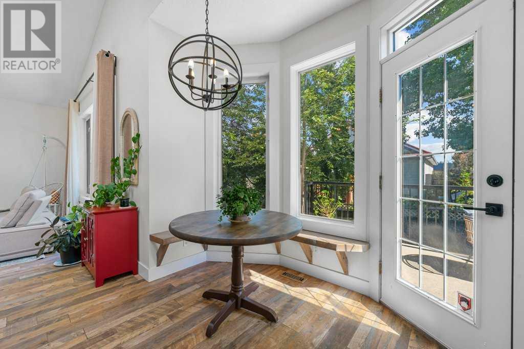 Single Family House for Sale in  Douglasdale Point SE Douglasdale/Glen Calgary 