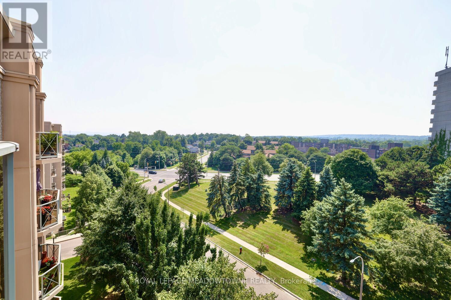 Photo 4 of 606 2075 Amherst Heights Drive, Burlington ON